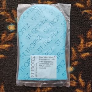 St. Tropez Light Blue Dual-Sided Velvet Applicator Mitt